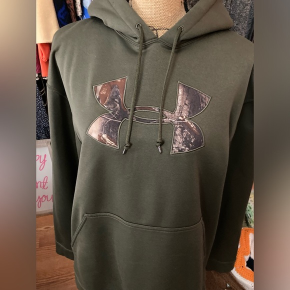 Under Armour men’s hunter green/camo hooded sweatshirt, size medium - Picture 2 of 5